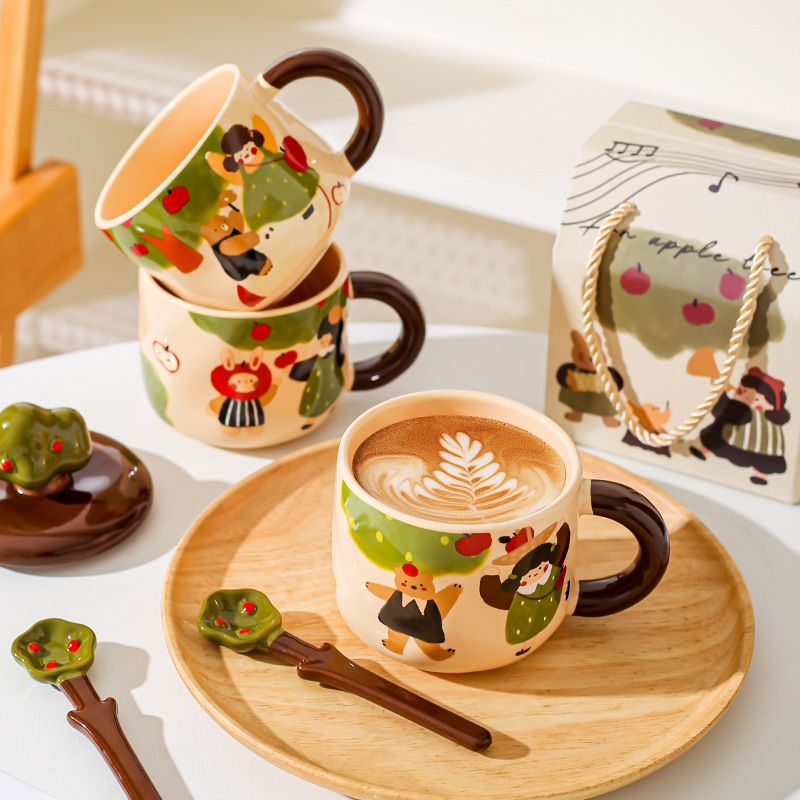 かわいい漫画アニメ商品リンゴの木の女の子セラミックカバーマグ - Anime Merchandise Mugs のレビューと価格